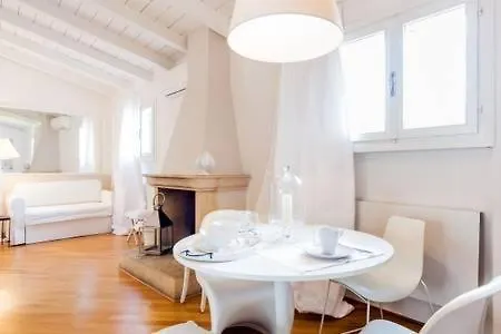 Di Punto In Bianco Apartment